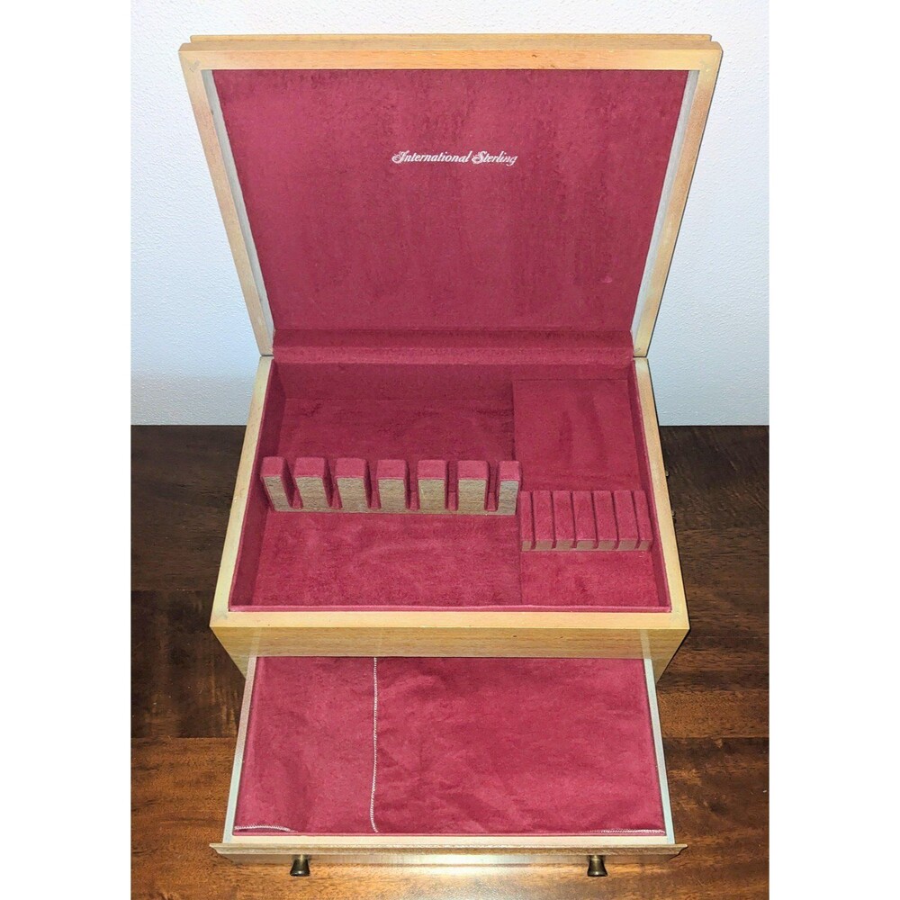 International Sterling Silverware Chest Vintage Tarnish Resistant Brass Hardware